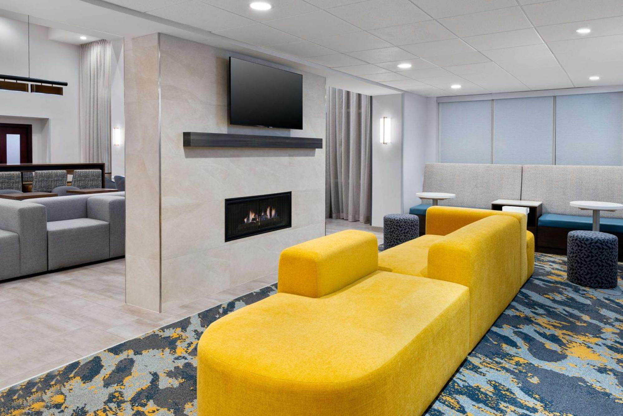 Hotel Hampton & Cleveland-beachwood 3*