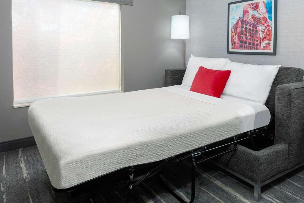 Hampton & Cleveland-beachwood Hotel