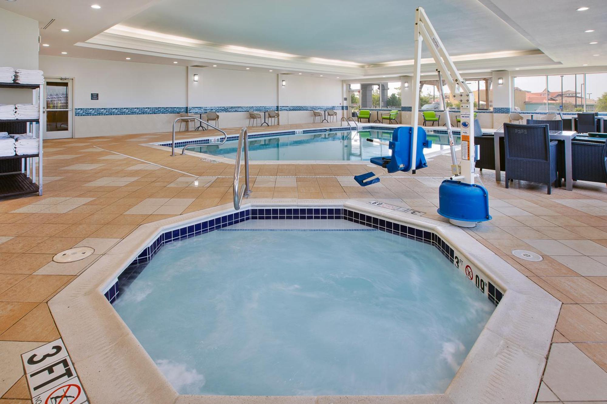 Hampton & Cleveland-beachwood 3*