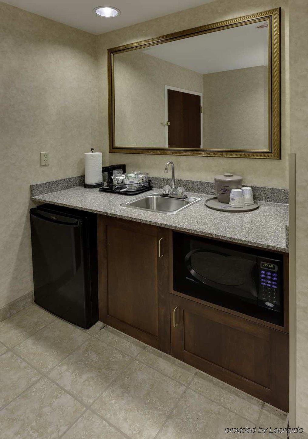 Hotel Hampton & Cleveland-beachwood 3*