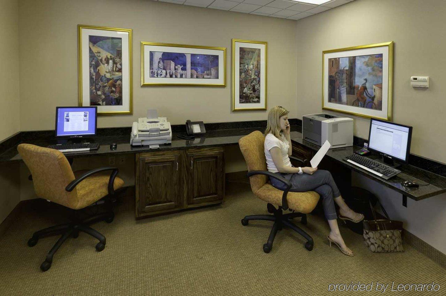 Hotel Hampton & Cleveland-beachwood 3*